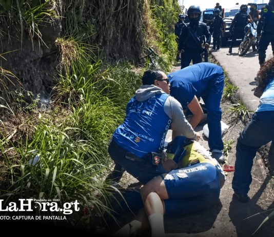 La imprudencia de una motocicleta, que no respetó las indicaciones de los comisarios, provocó la caída de varios ciclistas en la Vuelta Bantrab 2026.