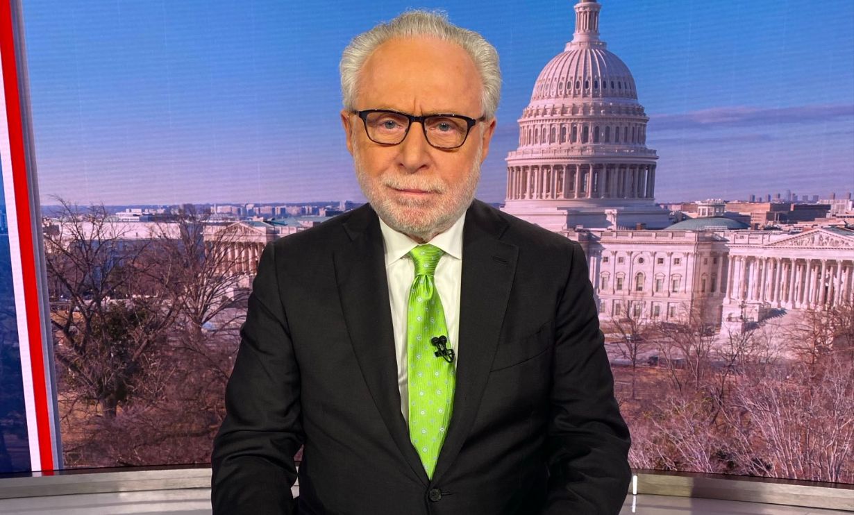 “Un agente me tiró al suelo”: periodista Wolf Blitzer relata momentos de tensión durante cena de corresponsales