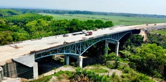 Vista de uno de los puentes construidos en el proyecto Xochi, Corredor de las Flores, ejecutado por Aceros Prefabricados APSA S.A. Foto: Cortesía Aceros Prefabricados APSA S.A.