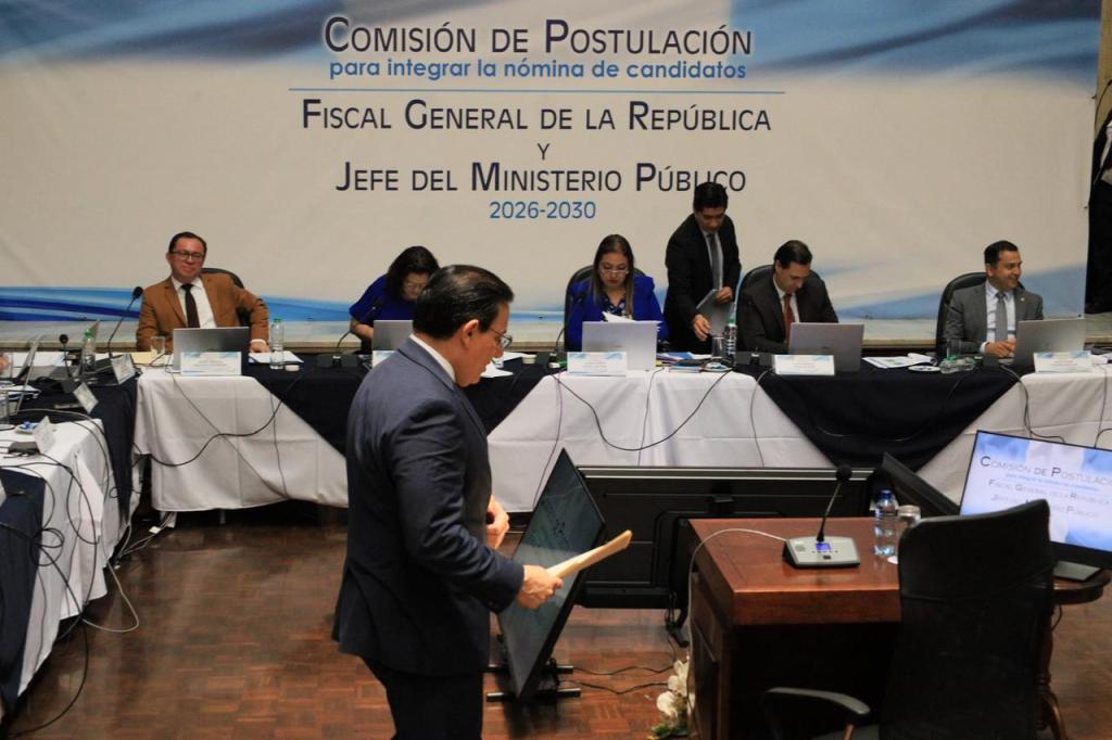Comisión postuladora ha empezado a evaluar el perfil del ministro de Gobernación, Marco Antonio Villeda, candidato a Fiscal General. Foto: Daniel Ramírez