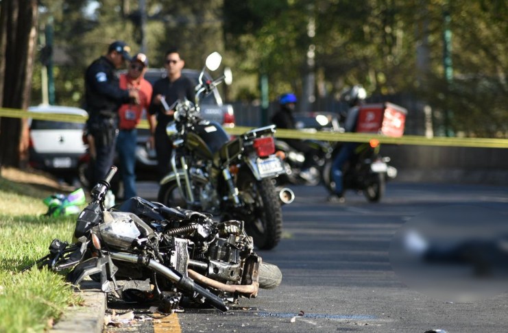 Socorirstas atienden accidente vial en cercanía a la colonia Vista Hermosa, zona 15 capitalina.