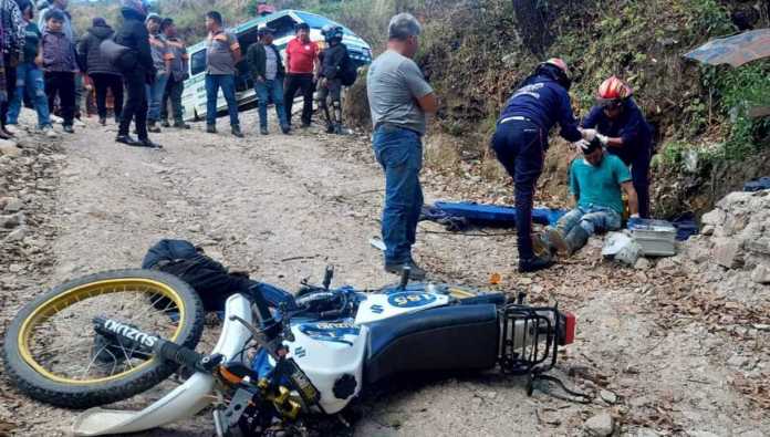 Un accidente de tránsito ocurrido en la Colonia El Plan, zona 5 de Tejutla, San Marcos, dejó como saldo un menor fallecido y un adulto herido.