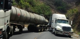 Un accidente de tránsito que involucró a dos vehículos de transporte pesado se registró en el kilómetro 65 de la Ruta Nacional 14.