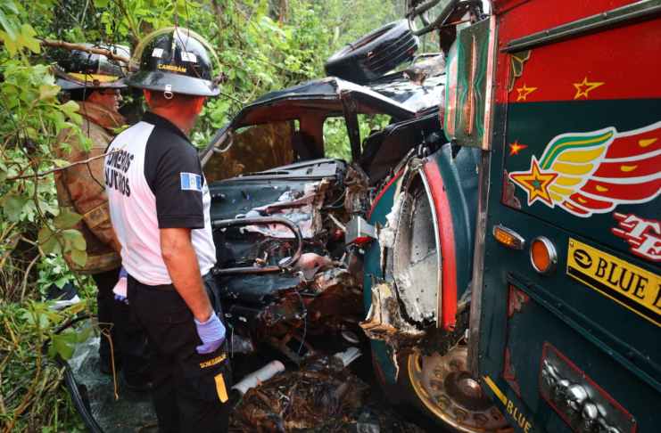 Al menos 10 heridos y un fallecido tras accidente de tránsito en el km 49 de la ruta Palín, Escuintla. Foto: CVB