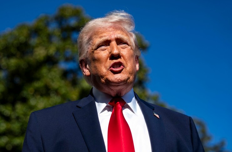 Trump dice que el papa León XIV es "terrible en política exterior" tras sus críticas.