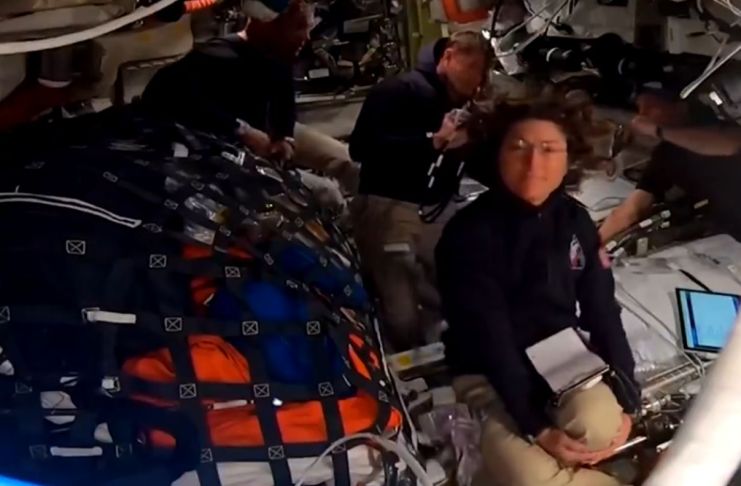 La misión Artemis II de la NASA cumple este lunes 6 de abril de 2026 una serie de hitos durante su histórico sobrevuelo lunar. Foto La Hora: captura de pantalla NASA