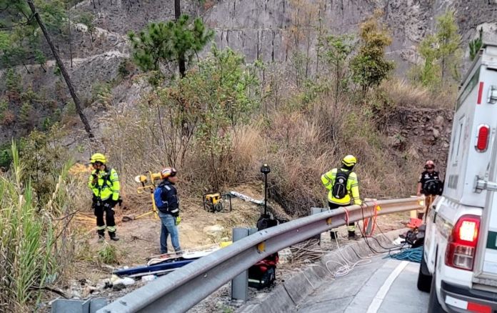 La DGT informó que la unidad accidentada no está registrada como transporte público, pero si cuenta con seguro. Foto La Hora: Asonbomd