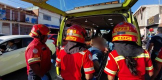 La persona herida fue trasladada al Hospital Roosevelt y aseguró que dos personas en moto lo intentaron asaltar. Foto La Hora: BM