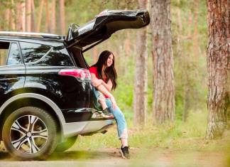 SUV son las siglas de Sports Utility Vehicle, lo que traducido en español es vehículo utilitario deportivo. Foto: Freepik.