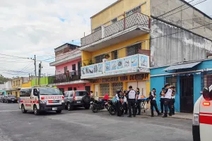 Una familia y una persona con antecedentes entre las víctimas del ataque armado en cevichería de zona 6