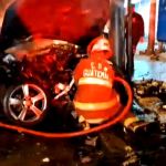 **Vehículo se incendia tras violento accidente en la Roosevelt y deja tres jóvenes en estado crítico**