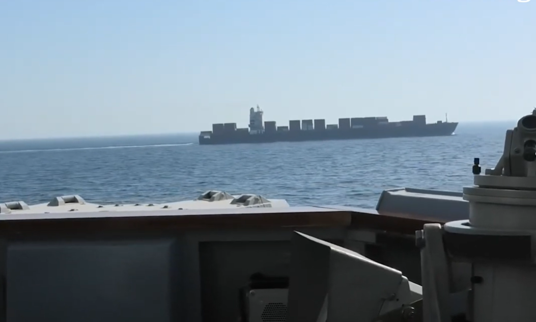 VIDEO | Así fue el ataque de EE. UU. contra un buque que Irán considera «un acto de piratería marina»
