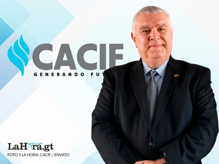 Carlos Arias Bouscayrol como presidente del Comité Coordinador de Asociaciones Agrícolas, Comerciales, Industriales y Financieras (CACIF). Arte La Hora: Alejandro Ramírez.