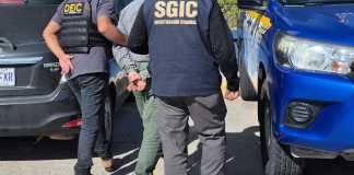Un operativo conjunto en Monjas, Jalapa, permitió la captura de dos personas y el decomiso de armas, droga y motocicletas.