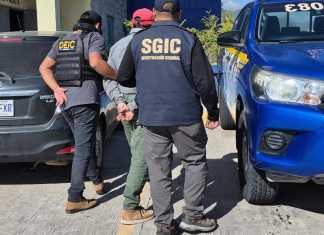 Un operativo conjunto en Monjas, Jalapa, permitió la captura de dos personas y el decomiso de armas, droga y motocicletas.