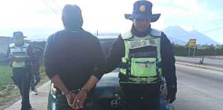 Persona capturada por conducir vehículo robado.