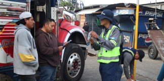 Usuarios y pasajeros del transporte colectivo extraurvbano pueden denunciar anomalías en el servicio a las autoridades de la DGT. Foto: DGT