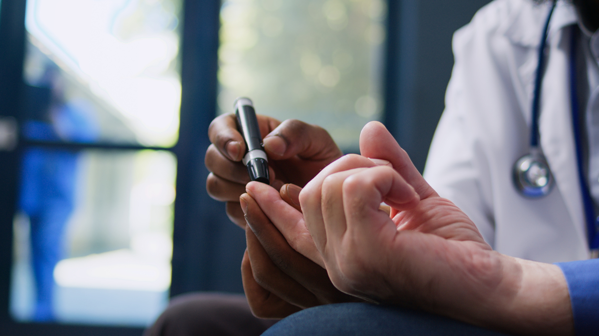 La diabetes es una enfermedad que requiere atención y cuidado diario. Foto: Freepik