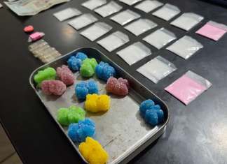 Trece dosis de LSD, que se comercializaban en forma de ositos de goma, fueron decomisadas durante un operativo de la SGAIA.