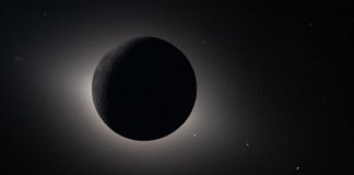 La NASA compartió la foto del eclipse solar que vieron los astronautas al sobrevolar la luna. Foto La Hora: misión espacial Artemis II