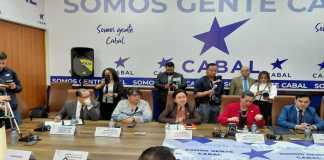 La viceministra de Finanzas, Patricia Joachín, da sus puntos de vista por la propuesta de exonerar de impuestos como parte de apoyar a la población por el incremento del precio de los combustibles. Foto: La Hora