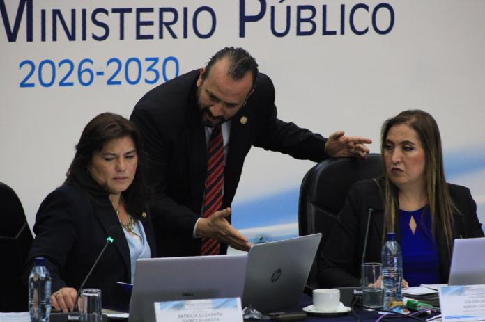 La Comisión de Postulación para Fiscal General no ha logrado encontrar al sexto integrante de la nómina que será enviada al Presidente.