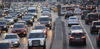 El plazo para pagar el impuesto de circulación está por vencer: ¿Debo estar al día con las multas de tránsito? Son los últimos días para pagar el impuesto de circulación. Foto: Canva.