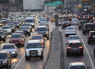 El plazo para pagar el impuesto de circulación está por vencer: ¿Debo estar al día con las multas de tránsito? Son los últimos días para pagar el impuesto de circulación. Foto: Canva.