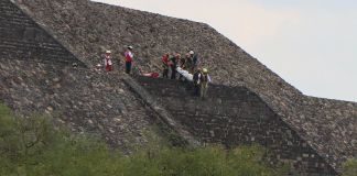 El atacante que mató a tiros este lunes a al menos una persona e hirió a otras 13 en la zona arqueológica de Teotihuacán (México) admiraba la masacre perpetrada en Columbine y a Hitler. Foto La Hora: EFE