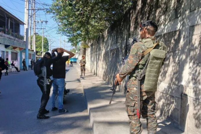 El Estado de prevención regirá en cinco departamentos por 15 días a partir de este martes. Foto La Hora: Ejército de Guatemala