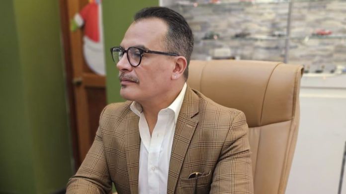 El exalcalde Marcus González deberá recibir terapia psicológica tras ser sentenciado por el delito de violencia contra la mujer. Foto La Hora: Marcus González/FB