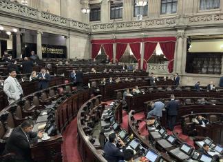 Los diputados lograron asistencia para avanzar con la aprobación en segundo debate la iniciativa de ley contra lavado de dinero u otros activos. Foto: La Hora / José Orozco