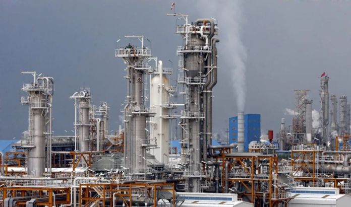 isral planta petroquimica efe Las instalaciones petroquímicas de Pars Sur, en el suroeste de Irán, que albergan las mayores reservas mundiales de gas natural, han sido alcanzadas por los bombardeos. Foto La Hora: EFE