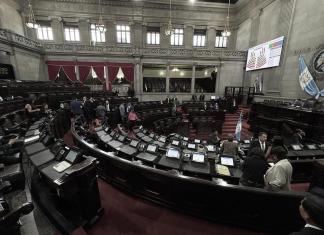 Los diputados debaten si la reforma a la Ley de IUSI puede ser con mayoría absoluta y no con las dos terceras partes. Foto: La Hora / José Orozco