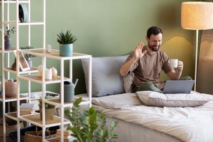 El primer hogar de muchos adultos independientes ha sido en un apartamento. Foto: Freepik