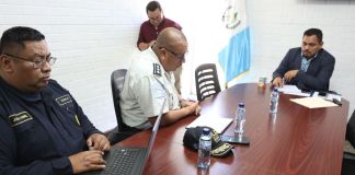 El subdirector de Operaciones de la PNC, Esvin Jacinto, responde por los resultados del Plan Centinela que funciona en la zona 18 de la capital. Foto: Congreso de la República