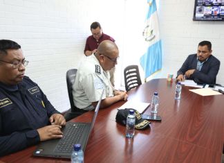 El subdirector de Operaciones de la PNC, Esvin Jacinto, responde por los resultados del Plan Centinela que funciona en la zona 18 de la capital. Foto: Congreso de la República