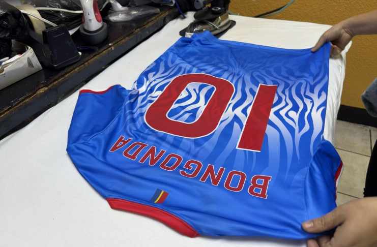 La maquila guatemalteca se activa rumbo al Mundial 2026 con producción de playeras para exportación y proyecciones de crecimiento para el sector textil.