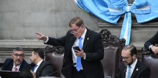 El presidente del Congreso de la República, Luis Contreras, hizo un llamado previo a votar en tercer debate por la iniciativa de ley contra lavado de dinero u otros activos. Foto: La Hora / José Orozco