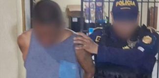 La persona acumula 27 antecedentes por distintos delitos y esta vez fue detenido por agredir a su progenitora. Foto La Hora: PNC