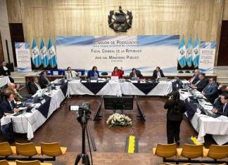 La Comisión de Postulación se entrampó en una discusión sobre una certificación que podría dejar sin calificación de experiencia profesional a Marco Antonio Villeda. Foto La Hora: José Orozco