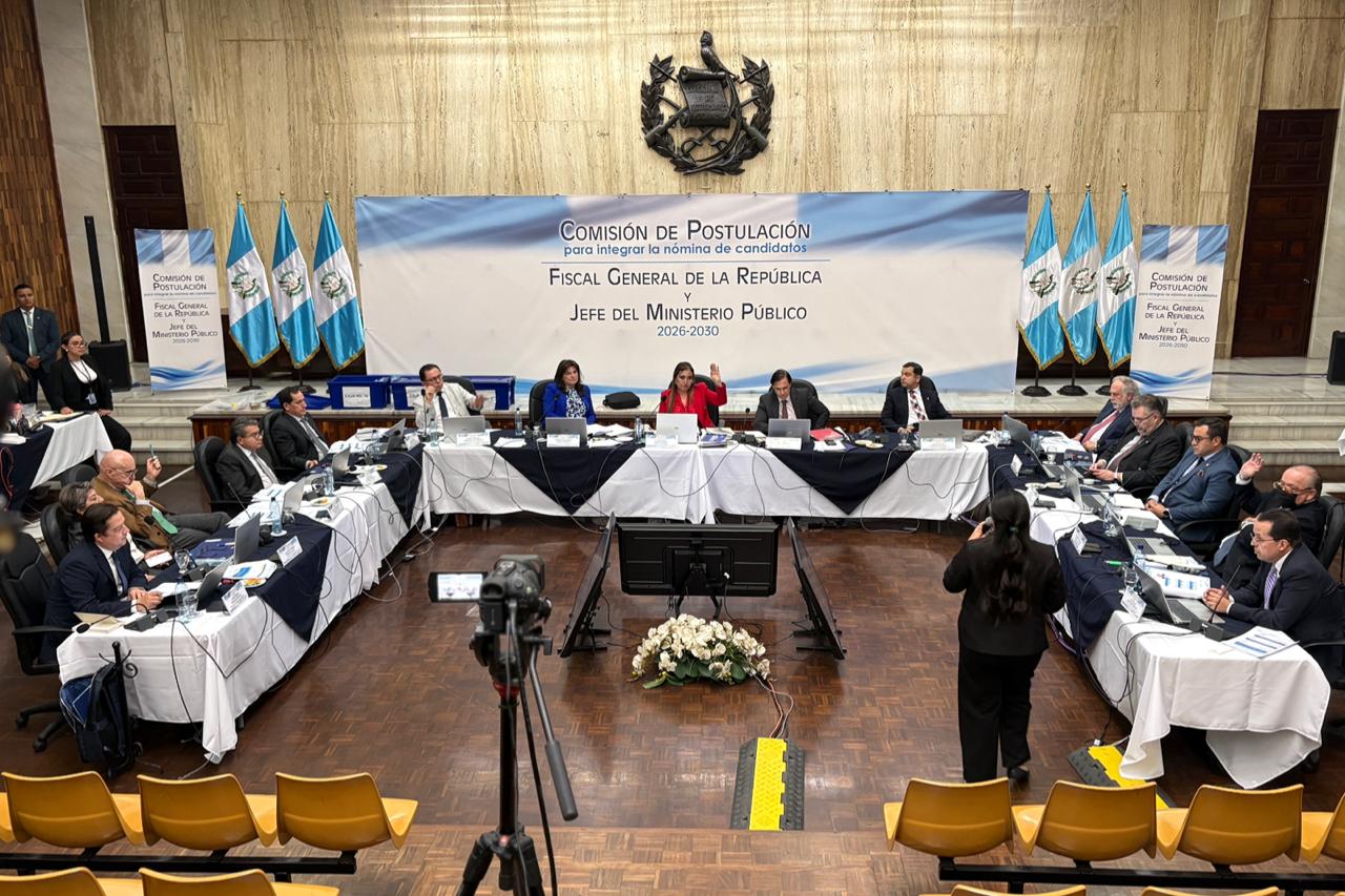 Requisito no exigido antes por postuladora dejaría fuera a Villeda y otros aspirantes a Fiscal General