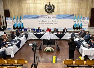 La Comisión de Postulación lleva más de 8 horas sin avanzar.