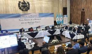 Elección de Fiscal General: Formación de nómina peligra entre expedientes pendientes y espera de amparos