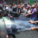 Las protestas de trabajadores venezolanos por mejoras salariales, iniciadas el pasado 9 de abril, tendrán continuidad este jueves 16.