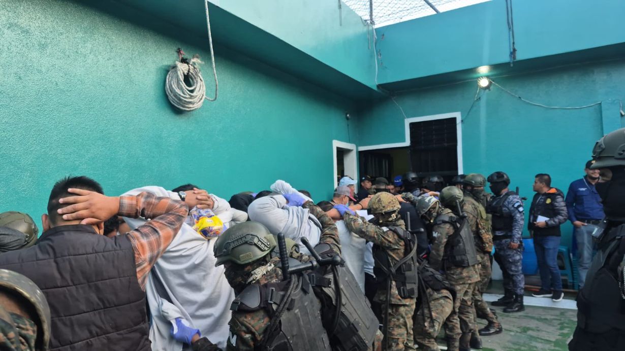 Requisan centro carcelario de Chimaltenango para prevenir actividades ilícitas