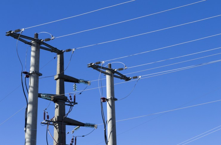 Imágen ilustrativa de líneas de energía eléctrica. Foto La Hora: Freepik.