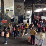 Los usuarios que buscan visitar a sus seres queridos en el interior en esta Semana Santa han denunciado un alza al pasaje, mientras que otros señalan que ha sido duplicado. Foto La Hora: José Orozco