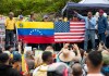 Personas participan durante una manifestación del sindicato de trabajadores este jueves, en Caracas, Venezuela. Foto La Hora: EFE.