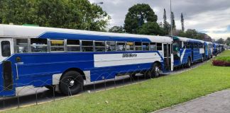 El aumento al precio de los combustibles ha obligado a los transportistas incrementar de Q5 a Q8 la tarifa del pasaje desde este martes 7 de abril. Foto: La Hora